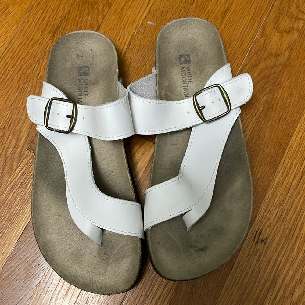White Mountain Carly Leather Flat Sandals